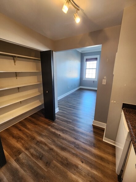 Large pantry - 1 E Chase St