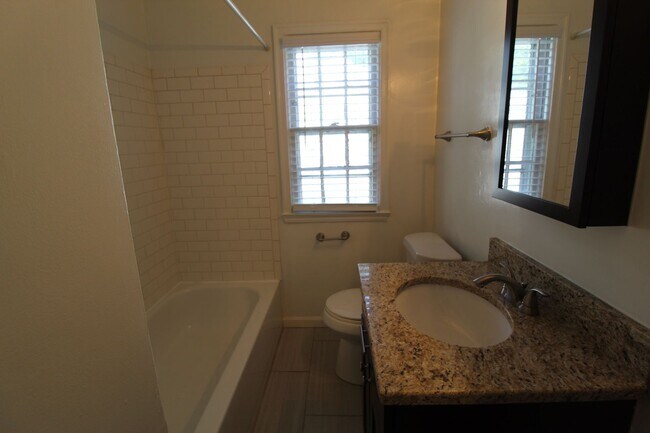 Building Photo - 2702 Howell Terrace