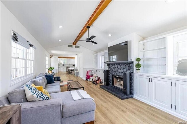 Building Photo - 22853 Dolorosa St