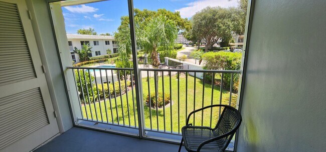 Building Photo - 207 Tropic Isle Dr