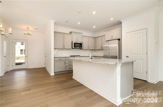 Building Photo - 1816 Saint Louis Aly NW