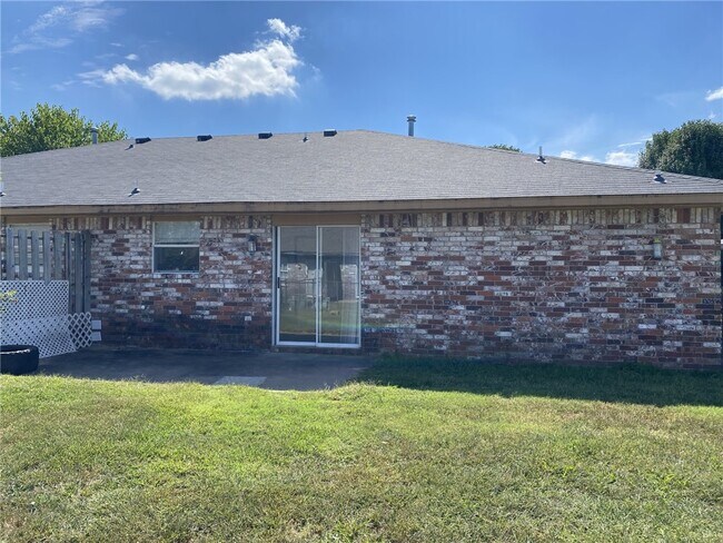 Building Photo - 3128 Jerri Ln