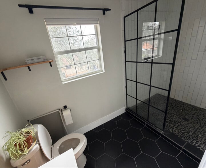 Building Photo - 4805 Brook Creek Cove