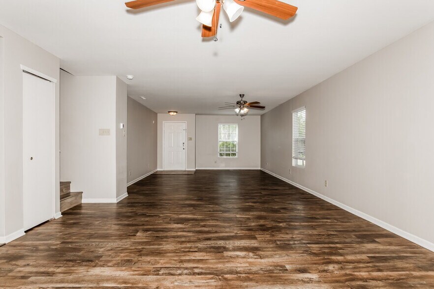 Building Photo - 10926 Spirit Dr