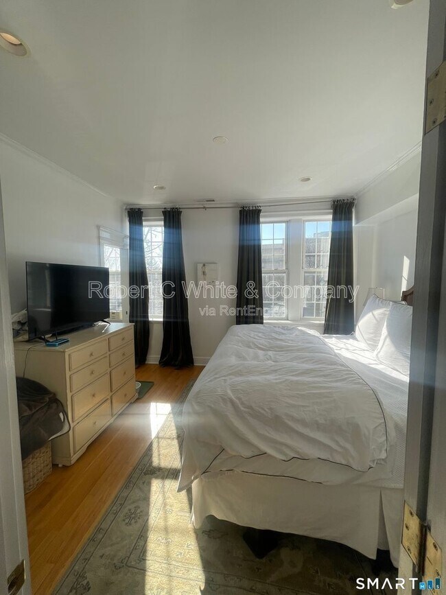 Building Photo - 345 Greenwich Ave