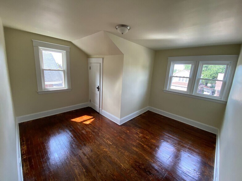 Building Photo - 641 Clemmer Ave