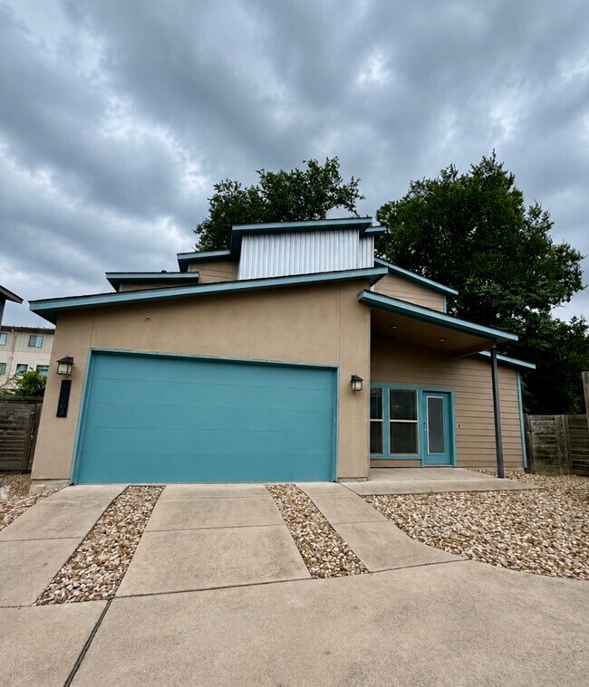Building Photo - 5300 Samuel Huston Ave