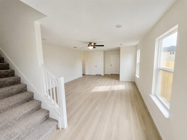 Building Photo - 13501 Martha Washington Pl