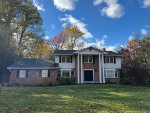 Building Photo - 24 Beaumont Dr