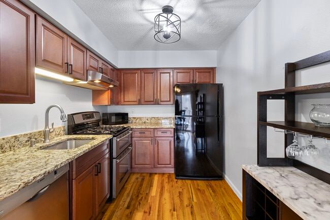 Building Photo - 109 Peddlers Dr