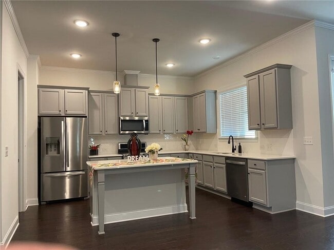 Building Photo - 713 Avondale Creek Dr.