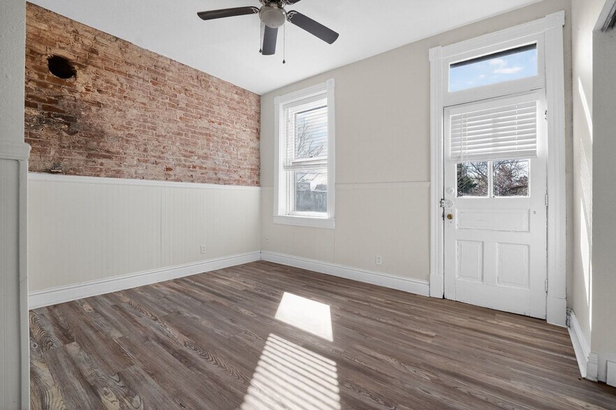 Building Photo - 2918 Sidney St