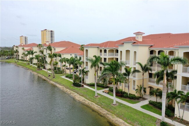 Building Photo - 20031 Sanibel View Cir