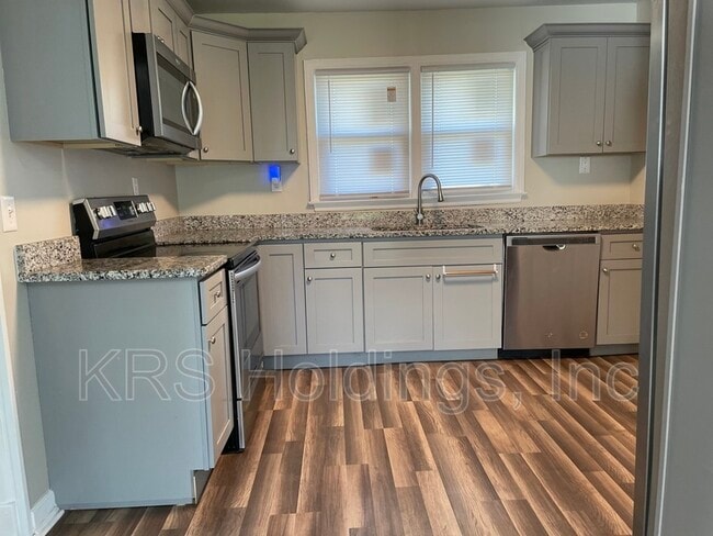 Building Photo - 816 Mullen Rd