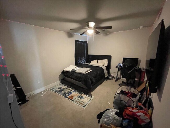 Building Photo - 8412 Cottage Rose Dr