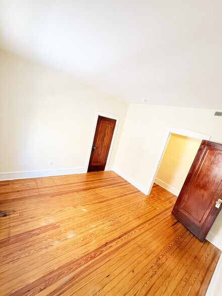 Building Photo - 206 Bellevue Ave