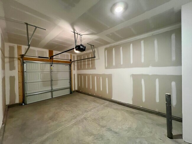 Building Photo - 3690 Backwater St