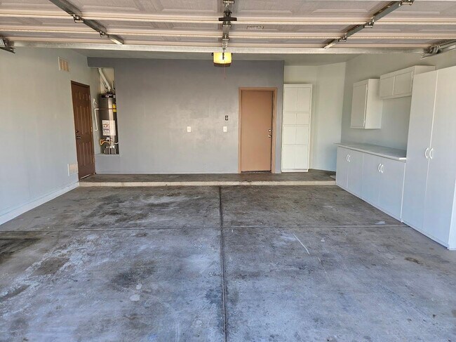 Building Photo - 36337 W Velazquez Dr