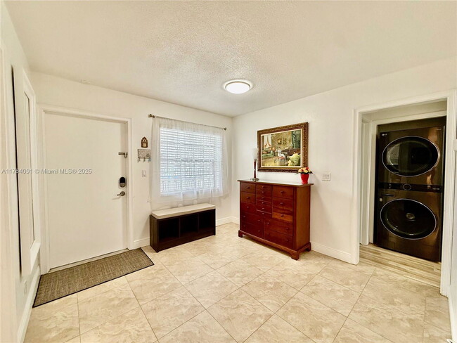 Building Photo - 4310 NW 12th Ct