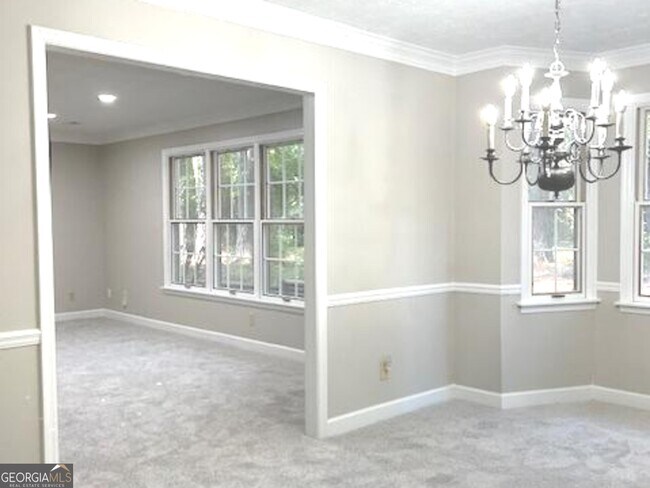 Building Photo - 102 Whisper Trce