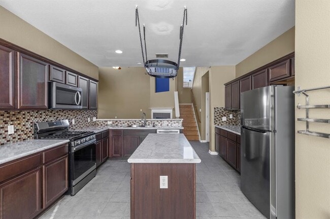 Building Photo - 4209 Rolling Water Dr