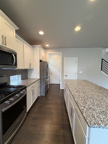 Building Photo - 25517 158th Ave SE