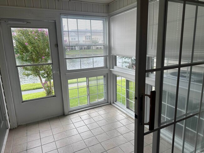 Building Photo - 3529 Evergreen Way
