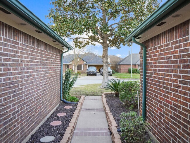 Building Photo - 19623 Westbridge Ln