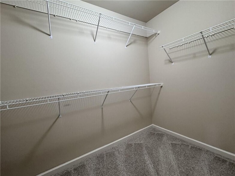 Building Photo - 167 Gilliflower Park