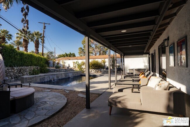 Building Photo - 2655 N Junipero Ave