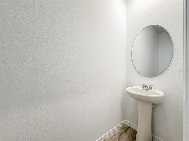 Building Photo - 2645 Olympic Ct