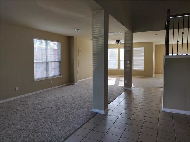Building Photo - 6629 Scottsdale Way