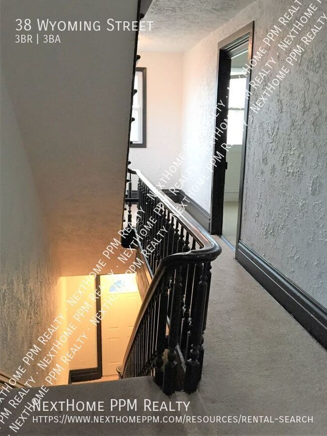 Building Photo - 38 Wyoming St