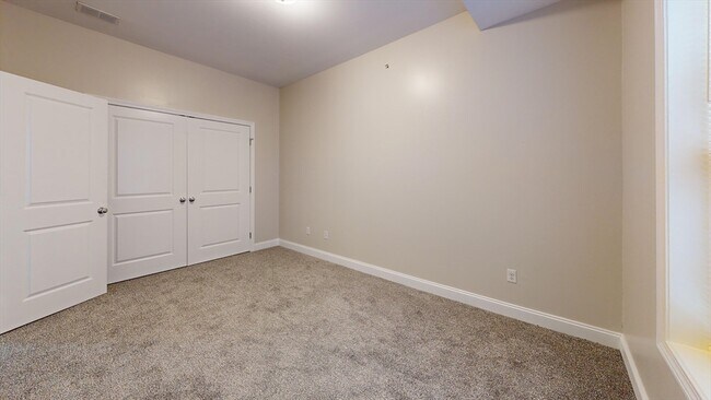 Building Photo - 60 Holworthy St
