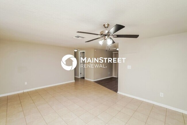 Building Photo - 2 Bedroom Pet-Friendly Home in Port Richey...