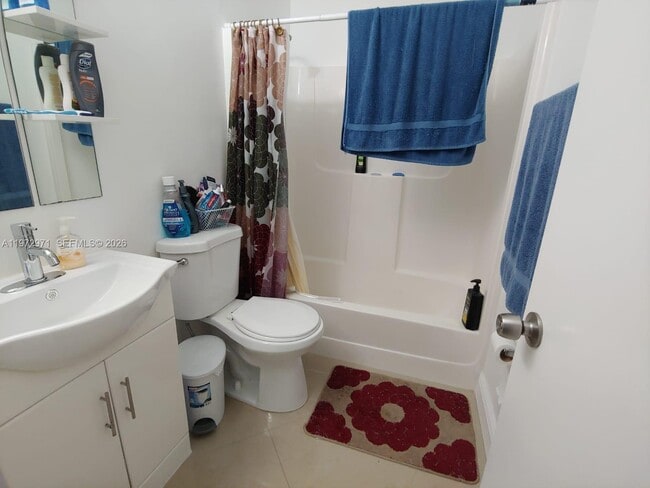 Building Photo - 690 W Park Dr