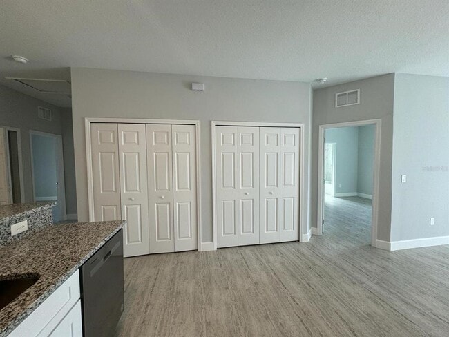 Building Photo - 726 Bobcat Ct