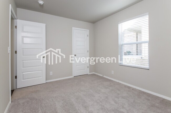 Building Photo - 2101 S Lakin Ln