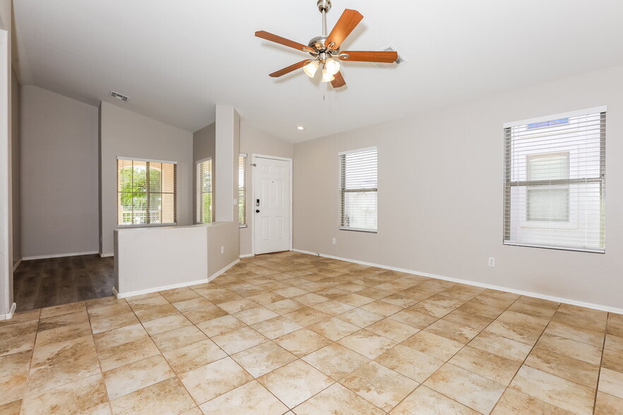 Building Photo - 1682 W Prospector Way