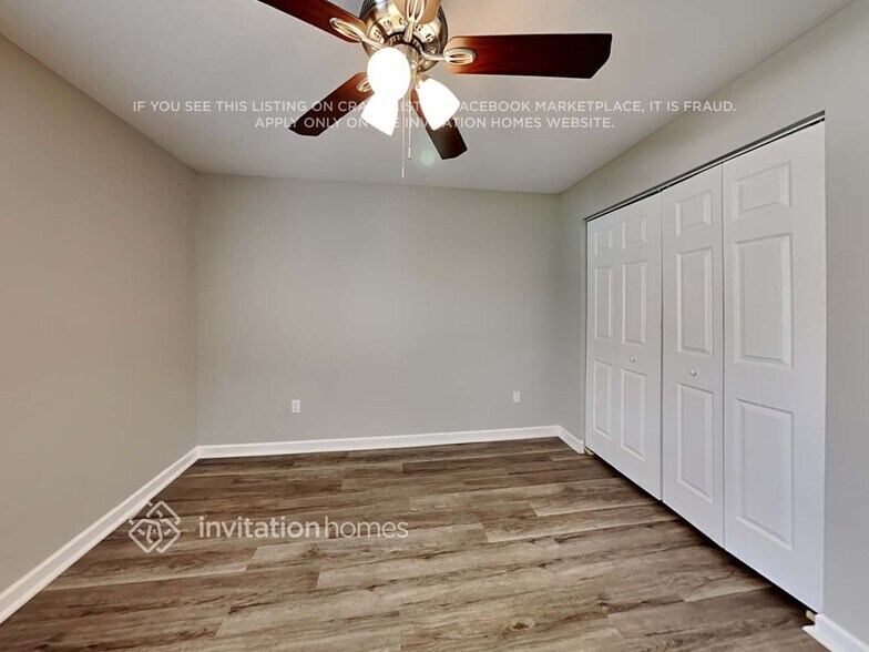 Building Photo - 886 SW Del Rio Blvd