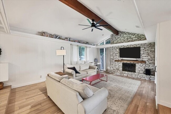 Building Photo - 8800 Willowick Dr