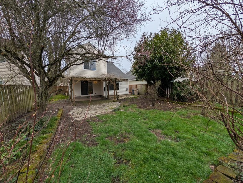 Building Photo - 3144 SE Sternwheeler Dr