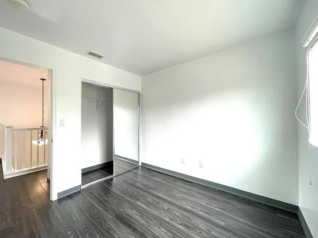 Building Photo - 91-1050-1050 Kaileolea Dr