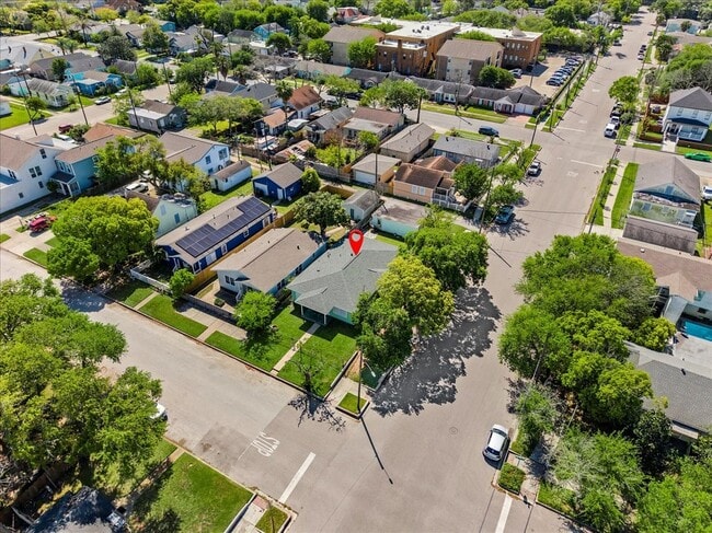 Building Photo - 4827 Ave Q 1/2