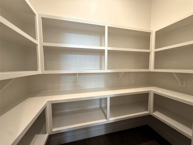 Building Photo - 1020 Prescott Dr