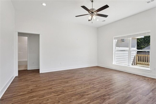 Building Photo - 60404 Aqua St