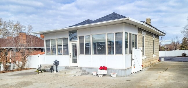Building Photo - Bountiful City Office Space or residential