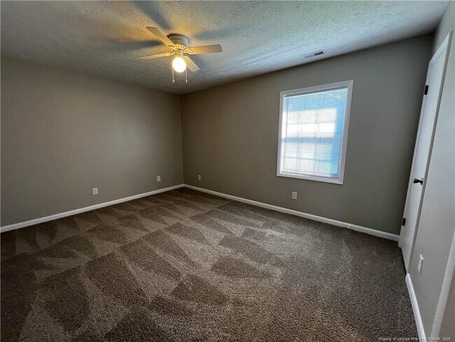 Building Photo - 1433 Ireland Dr