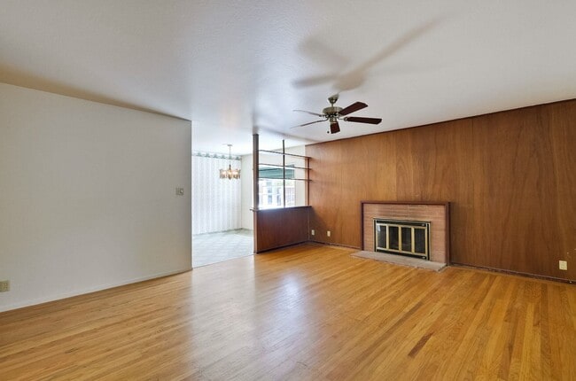Building Photo - 160 Kit Carson Ct