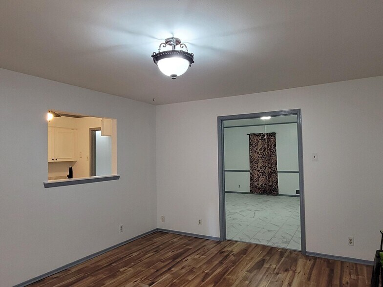 Building Photo - 7945 Habersham Ln